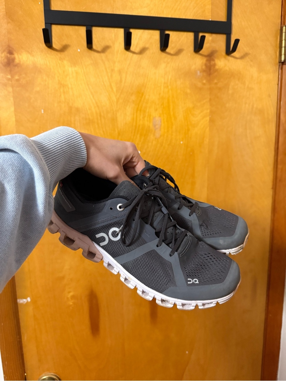 On Running Women's Cloudflow Lightweight Black Sneakers